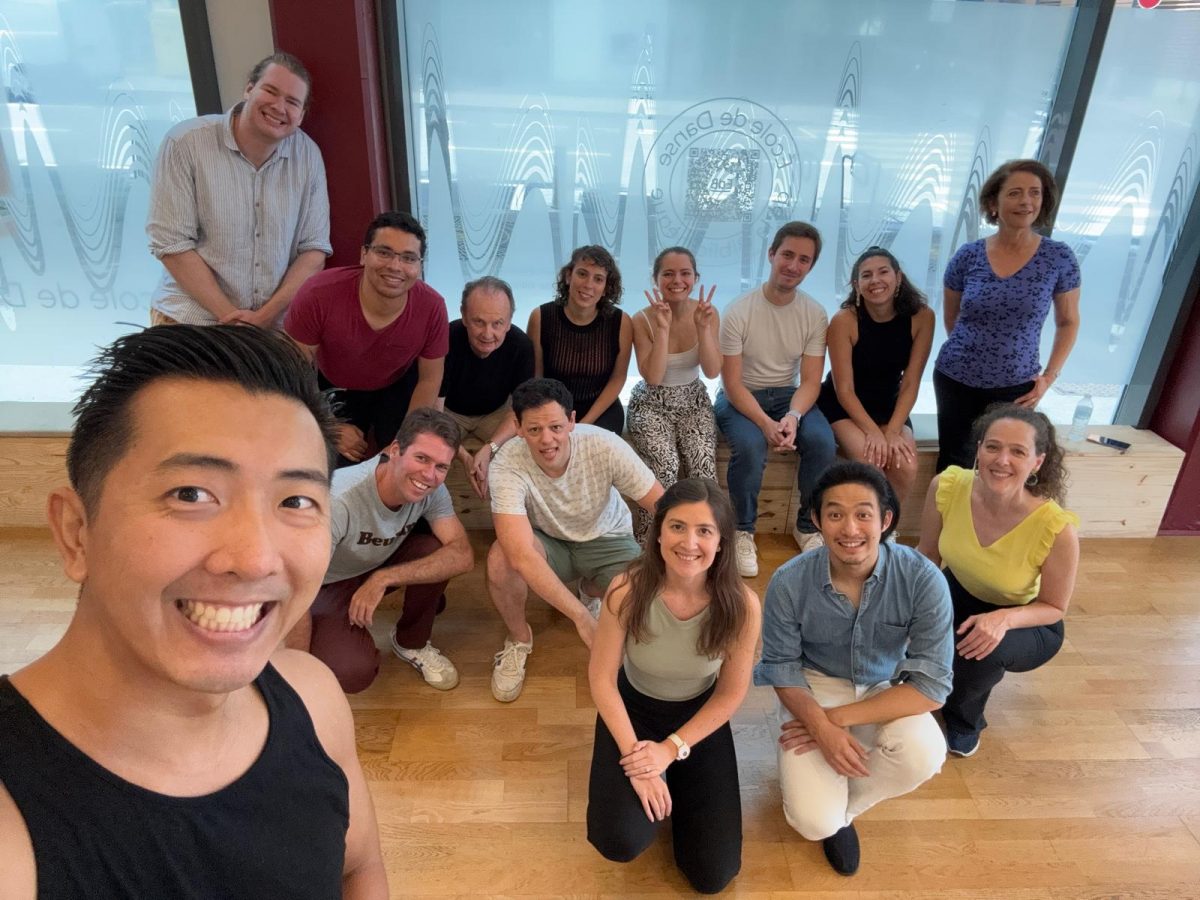 photo de groupe pratique en cadre avec aurelie & stayfan et les eleves